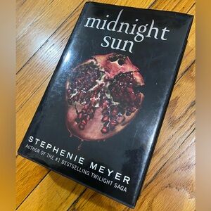 ❣️“Midnight Sun” by Stephenie Meyer